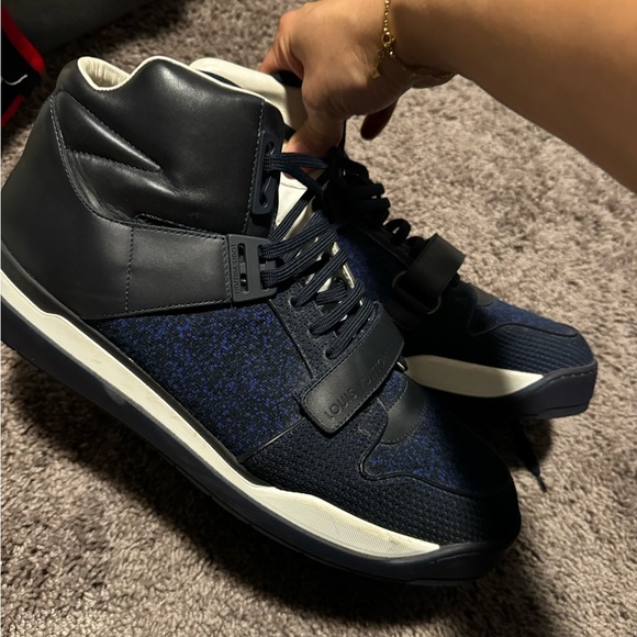 Men’s pre loved Louis Vuitton sneakers in Navy blue and black Damier. - Picture 10 of 10